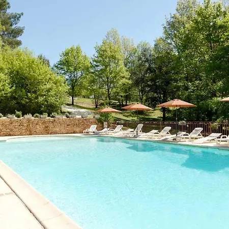 Douillet A Avec Piscine